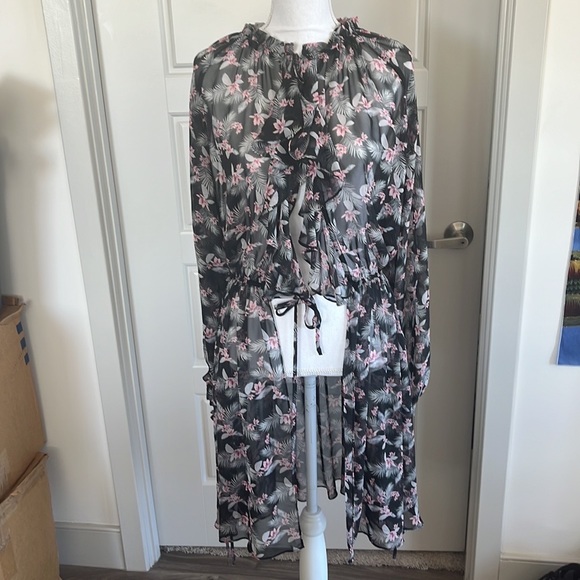 Victoria's Secret Tops - NWT Victoria’s Secret Floral Chiffon Duster